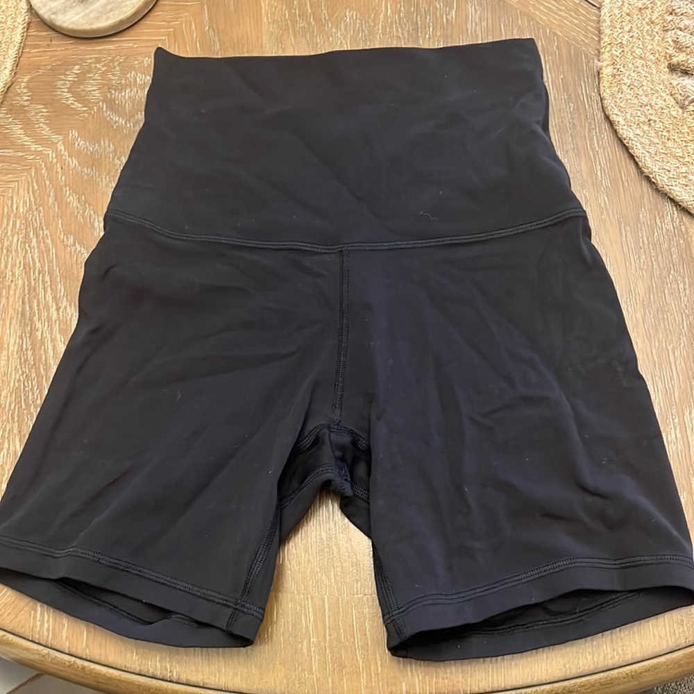Lulu High Rise align shorts 4 short length